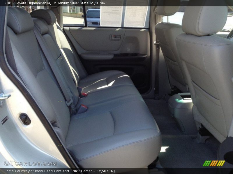 Millenium Silver Metallic / Gray 2005 Toyota Highlander I4