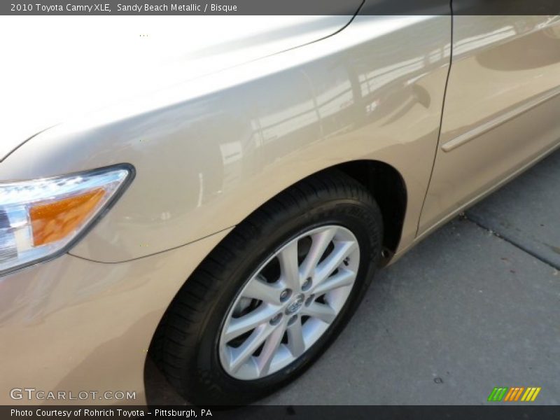 Sandy Beach Metallic / Bisque 2010 Toyota Camry XLE