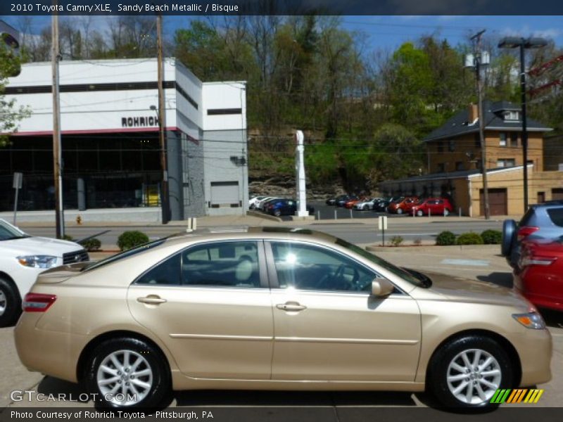 Sandy Beach Metallic / Bisque 2010 Toyota Camry XLE