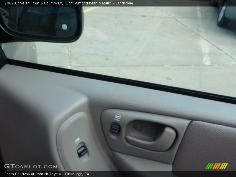 Light Almond Pearl Metallic / Sandstone 2002 Chrysler Town & Country LX