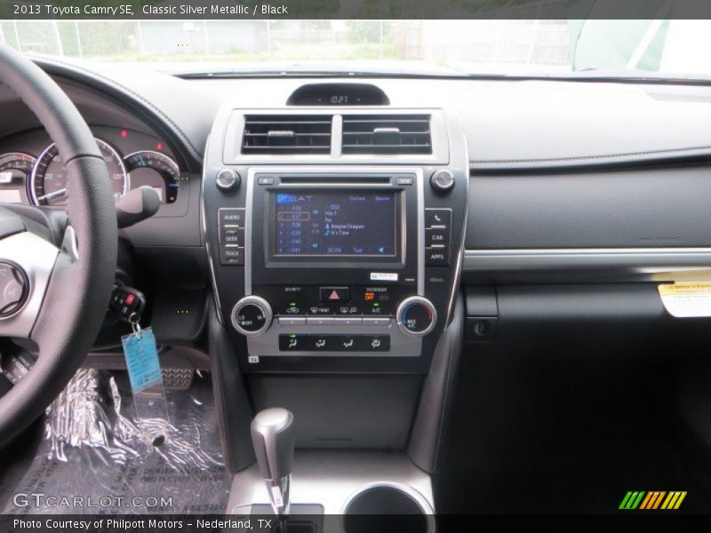 Classic Silver Metallic / Black 2013 Toyota Camry SE