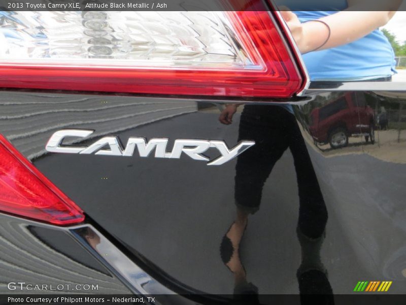 Attitude Black Metallic / Ash 2013 Toyota Camry XLE