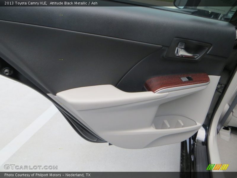 Attitude Black Metallic / Ash 2013 Toyota Camry XLE
