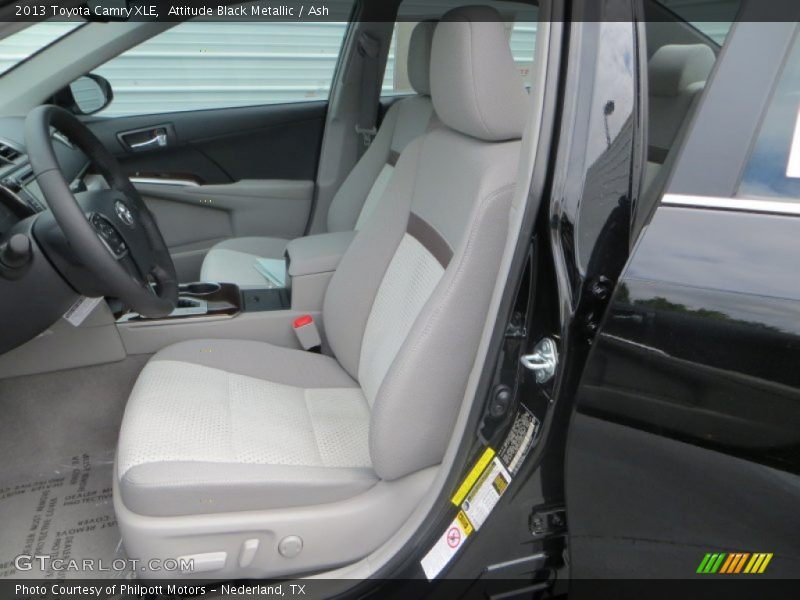 Attitude Black Metallic / Ash 2013 Toyota Camry XLE