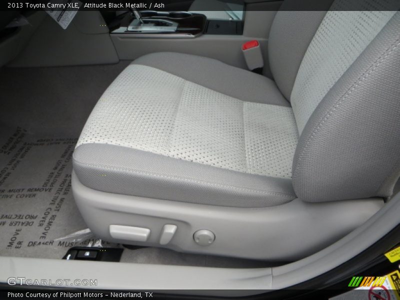 Attitude Black Metallic / Ash 2013 Toyota Camry XLE