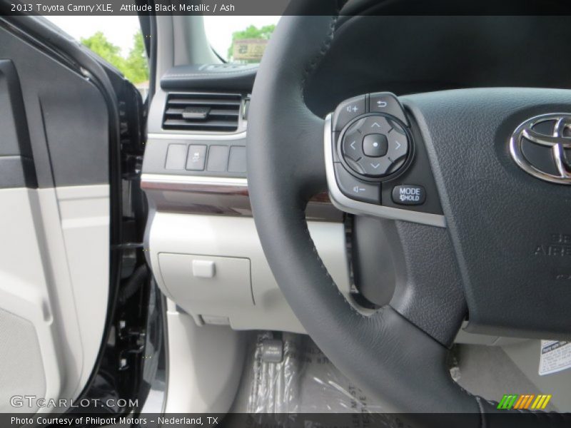 Attitude Black Metallic / Ash 2013 Toyota Camry XLE