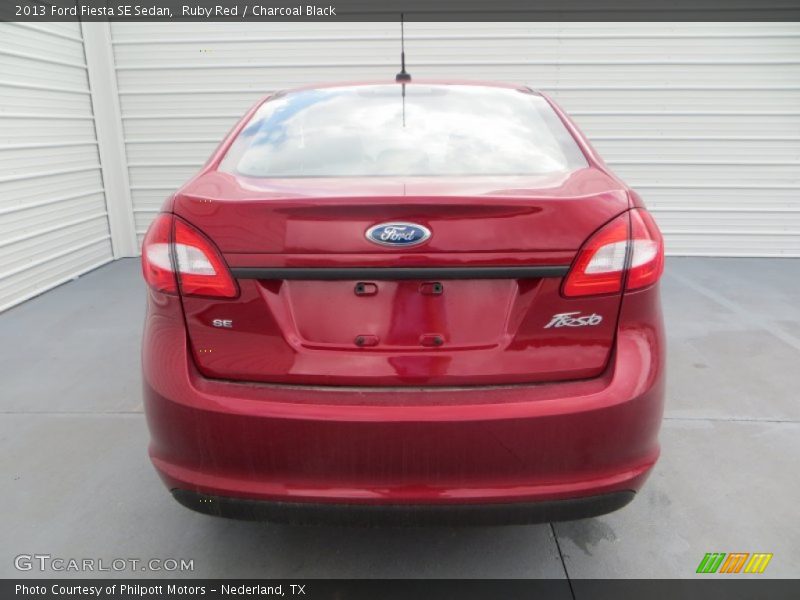 Ruby Red / Charcoal Black 2013 Ford Fiesta SE Sedan
