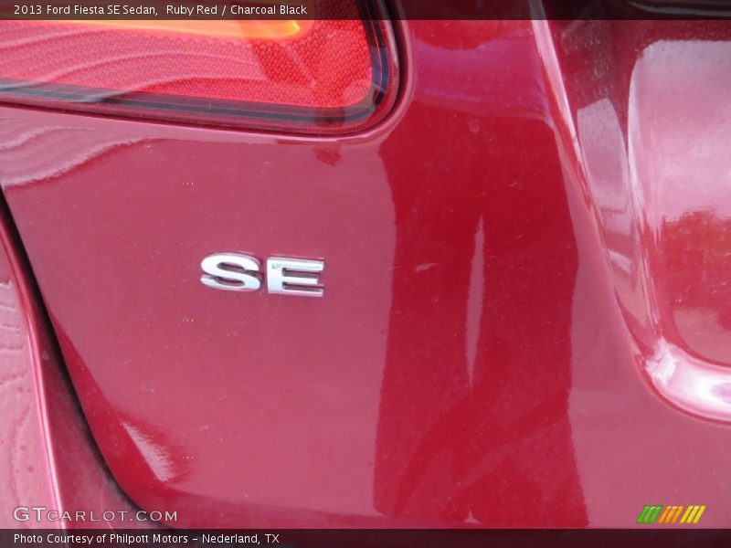 Ruby Red / Charcoal Black 2013 Ford Fiesta SE Sedan