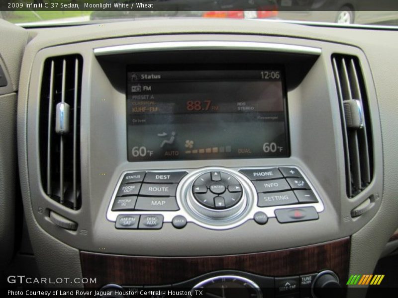 Controls of 2009 G 37 Sedan