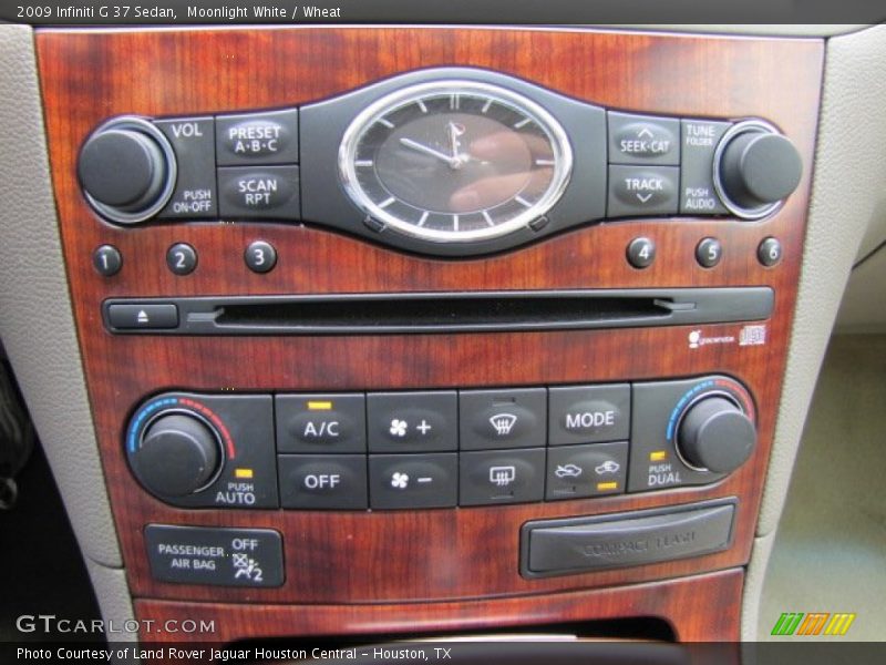 Controls of 2009 G 37 Sedan