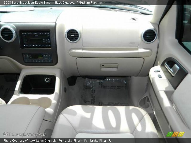 Black Clearcoat / Medium Parchment 2003 Ford Expedition Eddie Bauer