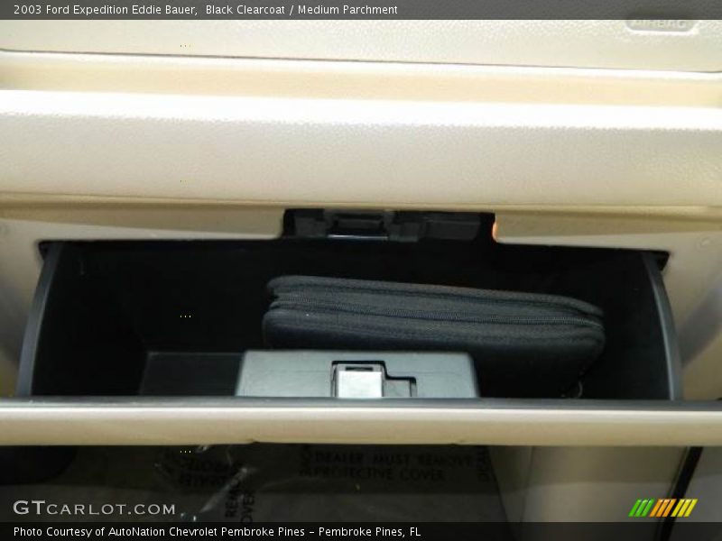 Black Clearcoat / Medium Parchment 2003 Ford Expedition Eddie Bauer