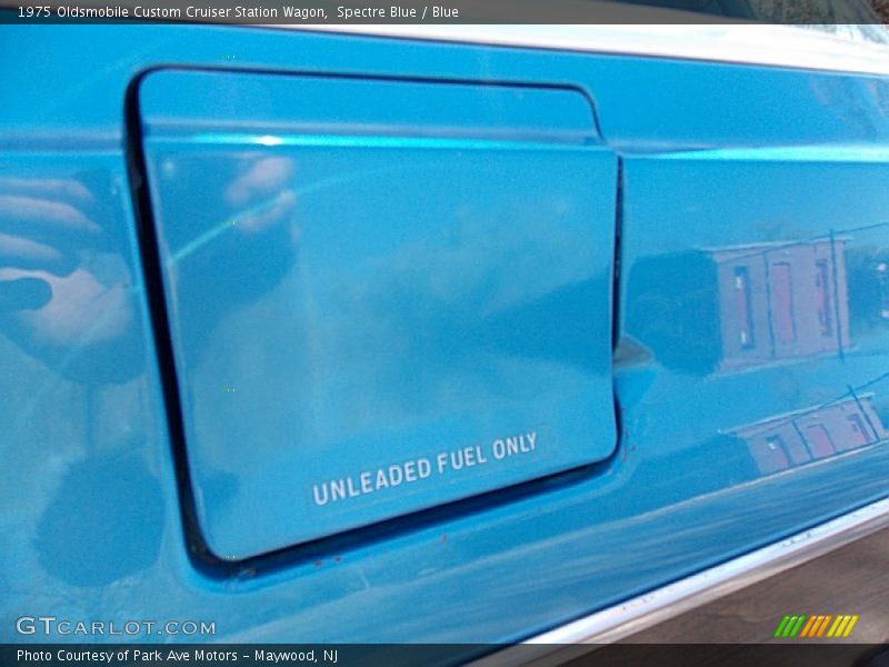 Spectre Blue / Blue 1975 Oldsmobile Custom Cruiser Station Wagon