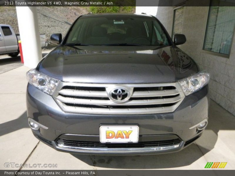 Magnetic Gray Metallic / Ash 2013 Toyota Highlander V6 4WD