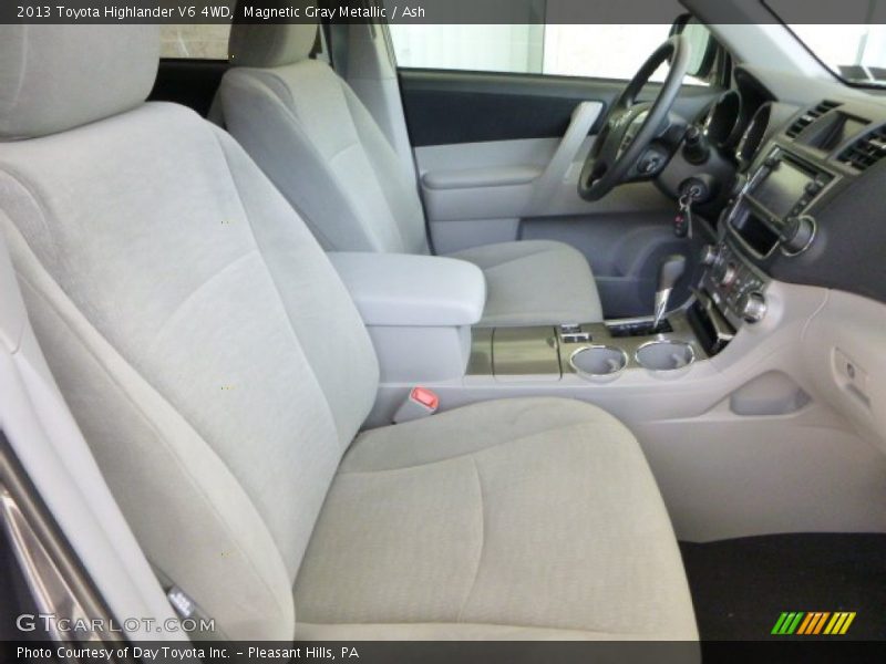 Magnetic Gray Metallic / Ash 2013 Toyota Highlander V6 4WD