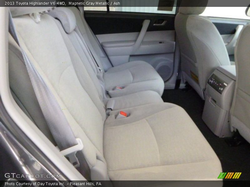 Magnetic Gray Metallic / Ash 2013 Toyota Highlander V6 4WD