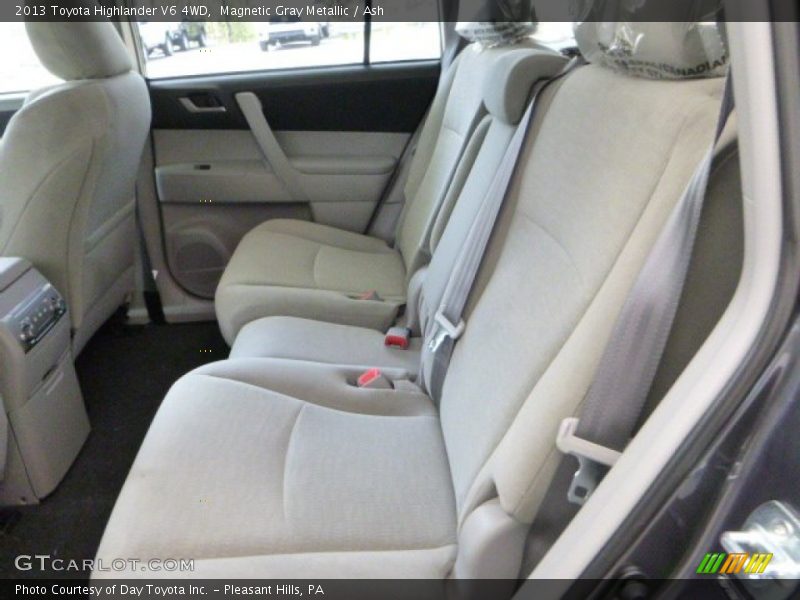 Magnetic Gray Metallic / Ash 2013 Toyota Highlander V6 4WD