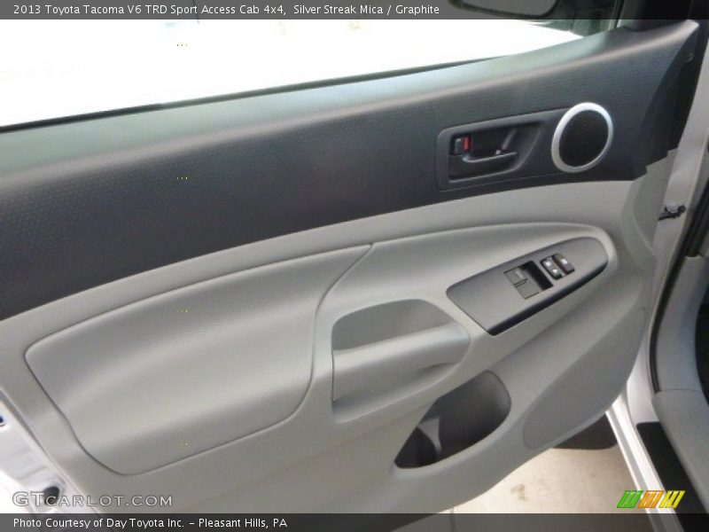 Silver Streak Mica / Graphite 2013 Toyota Tacoma V6 TRD Sport Access Cab 4x4