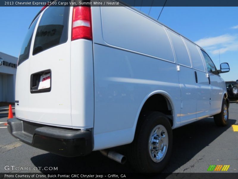 Summit White / Neutral 2013 Chevrolet Express 2500 Cargo Van
