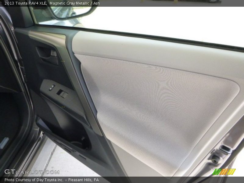 Magnetic Gray Metallic / Ash 2013 Toyota RAV4 XLE