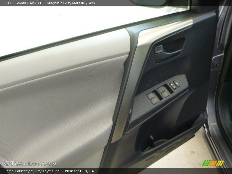 Magnetic Gray Metallic / Ash 2013 Toyota RAV4 XLE