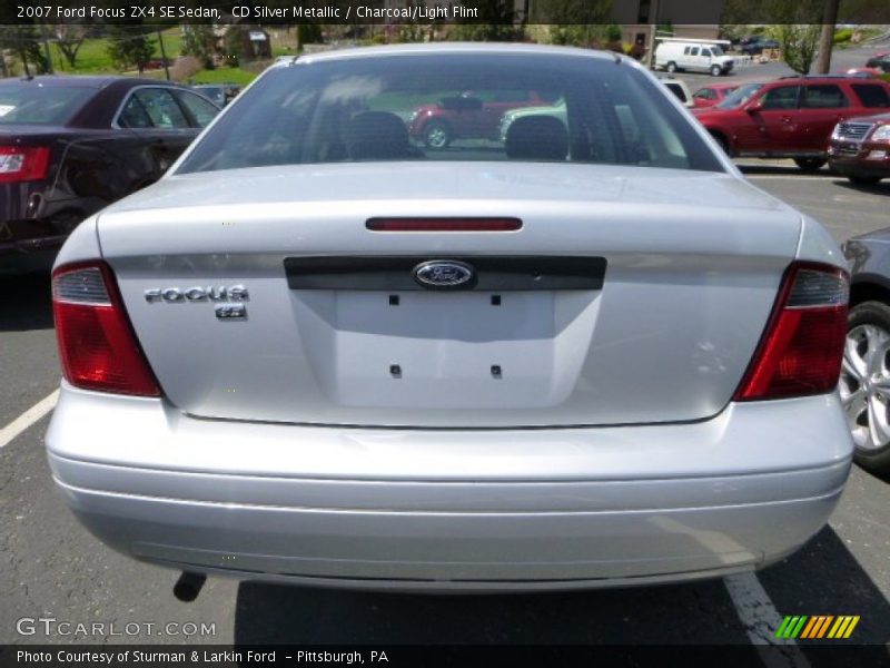 CD Silver Metallic / Charcoal/Light Flint 2007 Ford Focus ZX4 SE Sedan