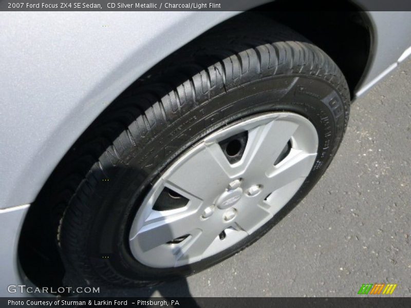 CD Silver Metallic / Charcoal/Light Flint 2007 Ford Focus ZX4 SE Sedan