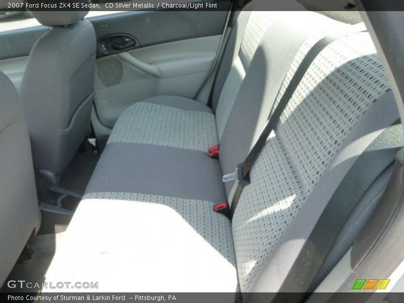CD Silver Metallic / Charcoal/Light Flint 2007 Ford Focus ZX4 SE Sedan