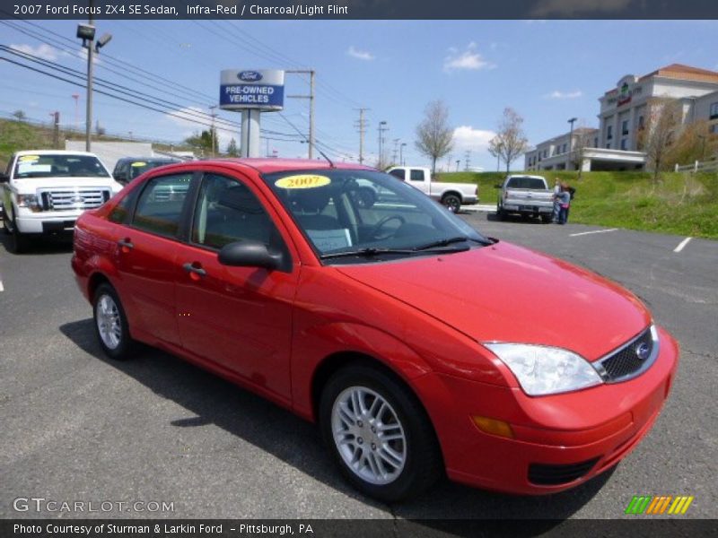 Infra-Red / Charcoal/Light Flint 2007 Ford Focus ZX4 SE Sedan