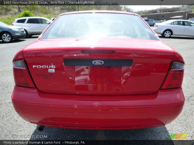 Infra-Red / Charcoal/Light Flint 2007 Ford Focus ZX4 SE Sedan