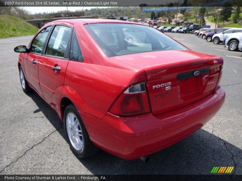 Infra-Red / Charcoal/Light Flint 2007 Ford Focus ZX4 SE Sedan