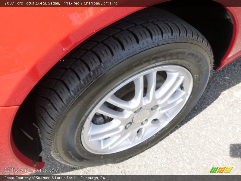 Infra-Red / Charcoal/Light Flint 2007 Ford Focus ZX4 SE Sedan