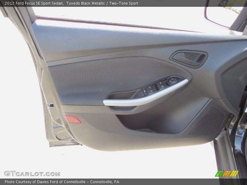 Tuxedo Black Metallic / Two-Tone Sport 2012 Ford Focus SE Sport Sedan