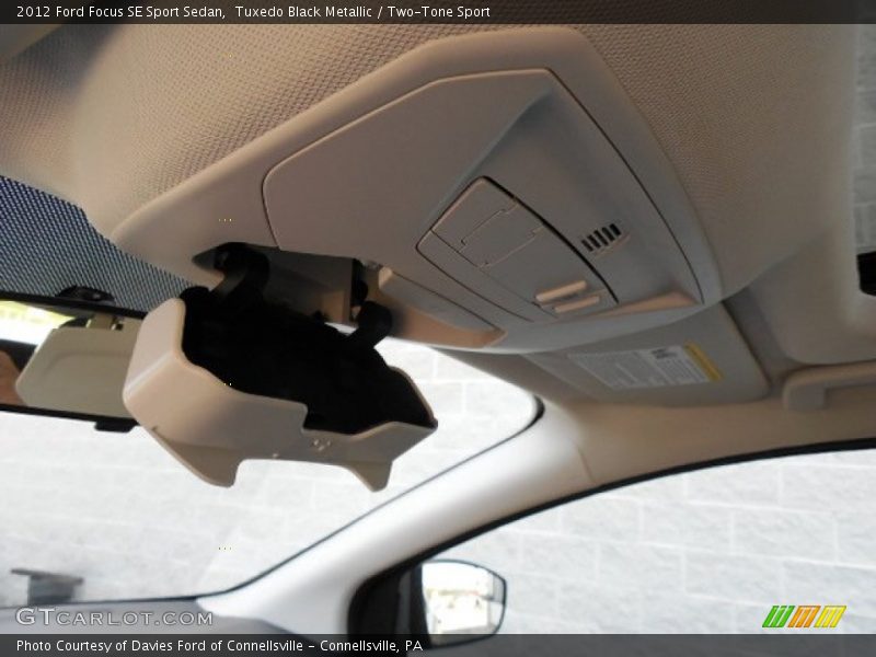 Tuxedo Black Metallic / Two-Tone Sport 2012 Ford Focus SE Sport Sedan