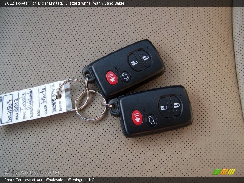 Blizzard White Pearl / Sand Beige 2012 Toyota Highlander Limited