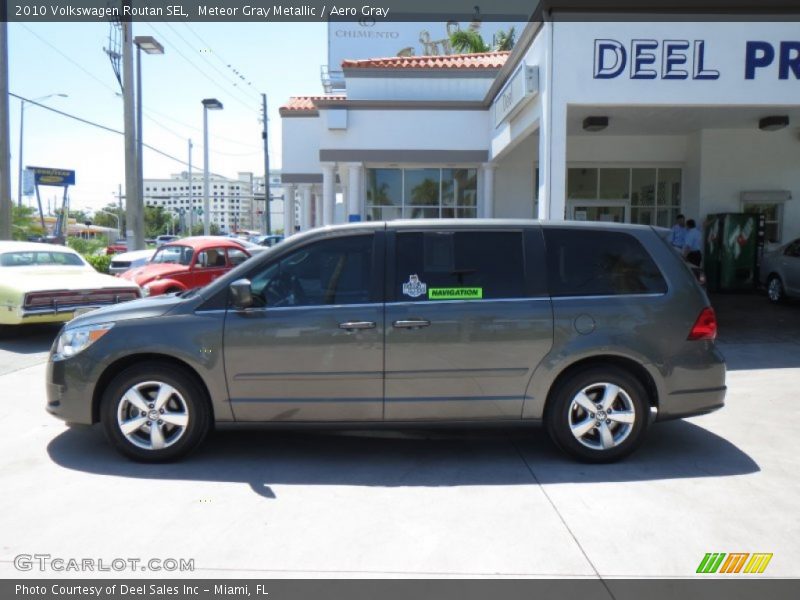 Meteor Gray Metallic / Aero Gray 2010 Volkswagen Routan SEL