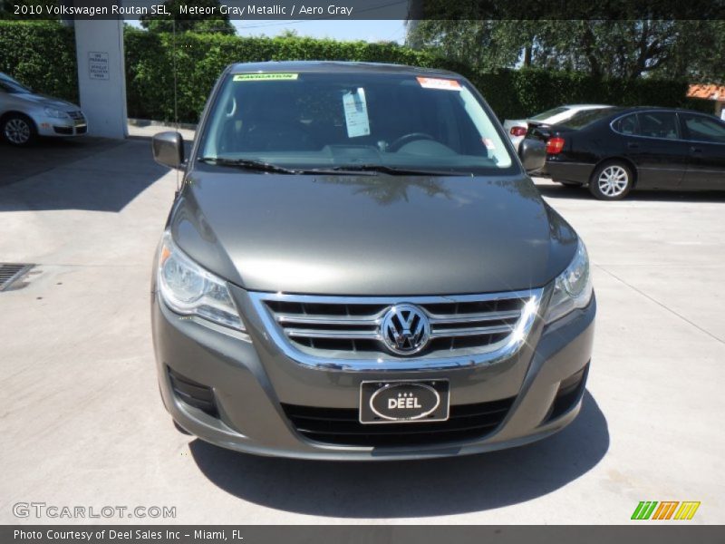 Meteor Gray Metallic / Aero Gray 2010 Volkswagen Routan SEL