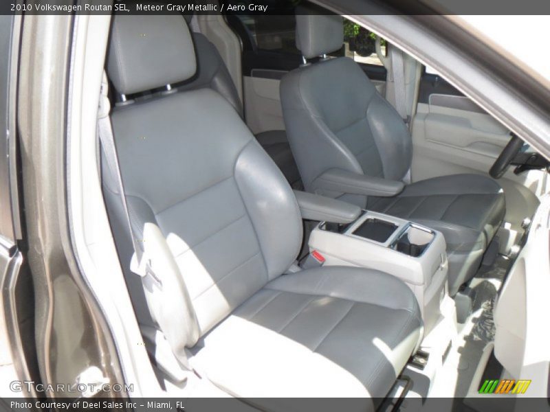 Meteor Gray Metallic / Aero Gray 2010 Volkswagen Routan SEL