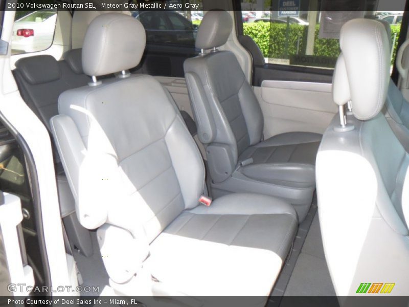 Meteor Gray Metallic / Aero Gray 2010 Volkswagen Routan SEL