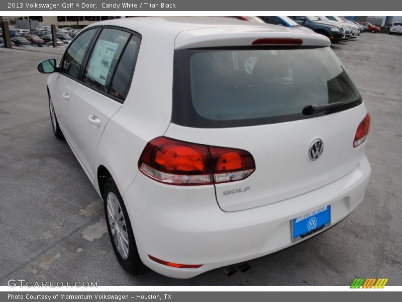 Candy White / Titan Black 2013 Volkswagen Golf 4 Door