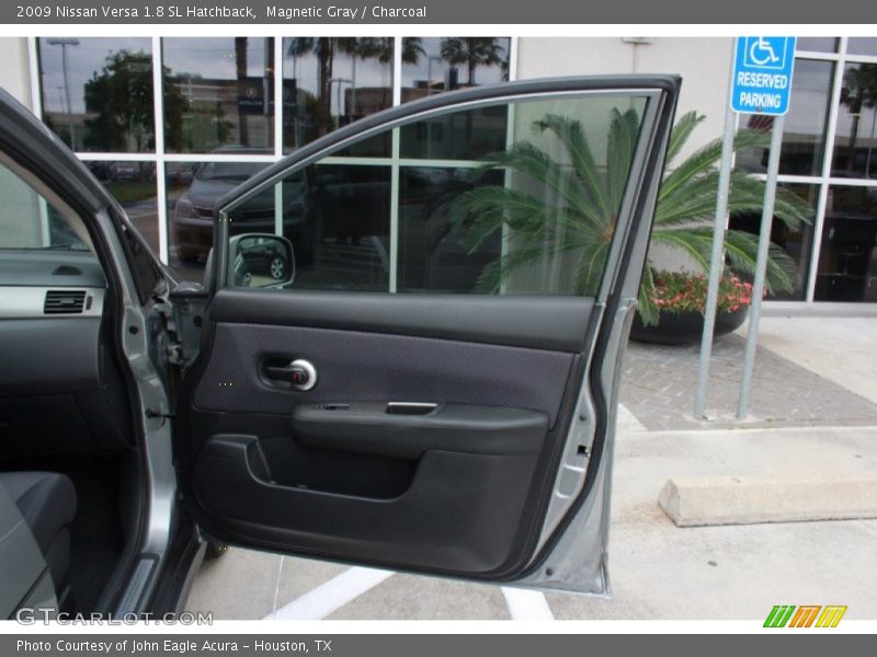 Magnetic Gray / Charcoal 2009 Nissan Versa 1.8 SL Hatchback
