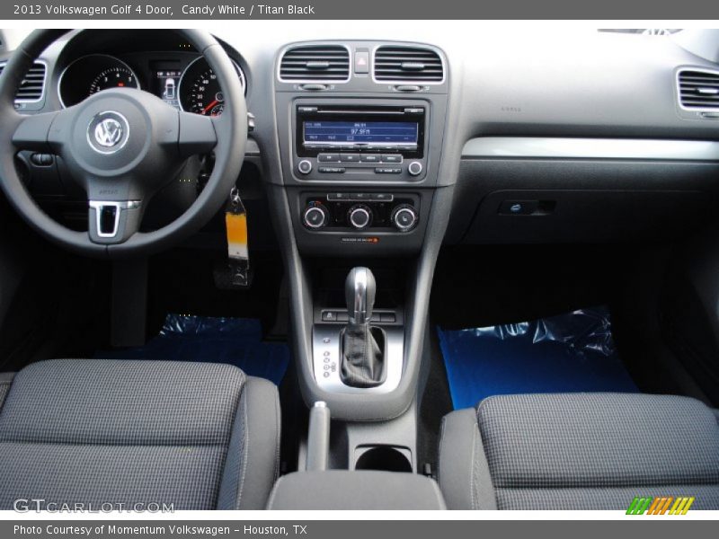 Candy White / Titan Black 2013 Volkswagen Golf 4 Door