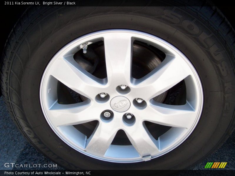 Bright Silver / Black 2011 Kia Sorento LX