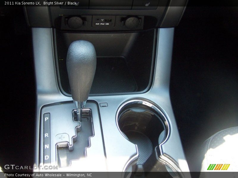 Bright Silver / Black 2011 Kia Sorento LX