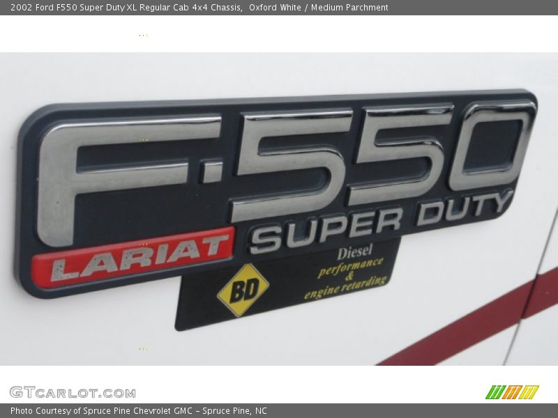 Oxford White / Medium Parchment 2002 Ford F550 Super Duty XL Regular Cab 4x4 Chassis