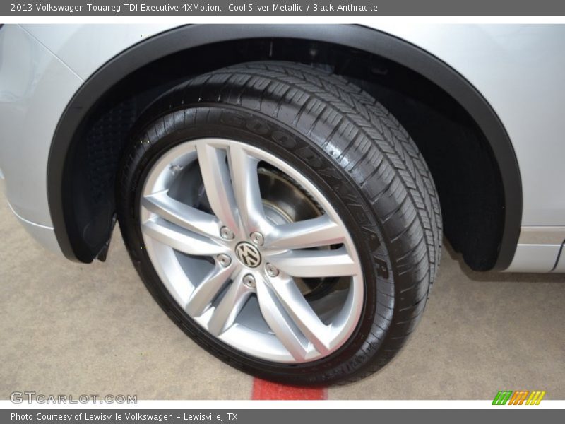 Cool Silver Metallic / Black Anthracite 2013 Volkswagen Touareg TDI Executive 4XMotion