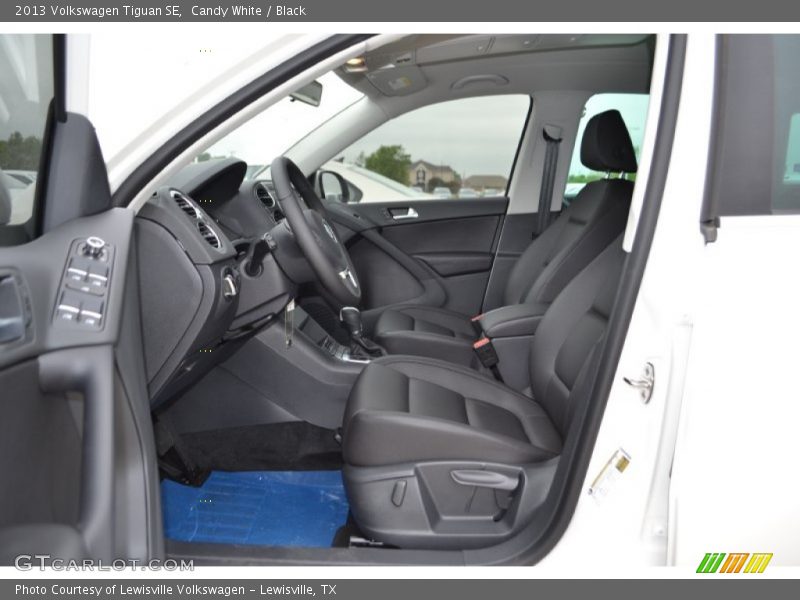 Candy White / Black 2013 Volkswagen Tiguan SE