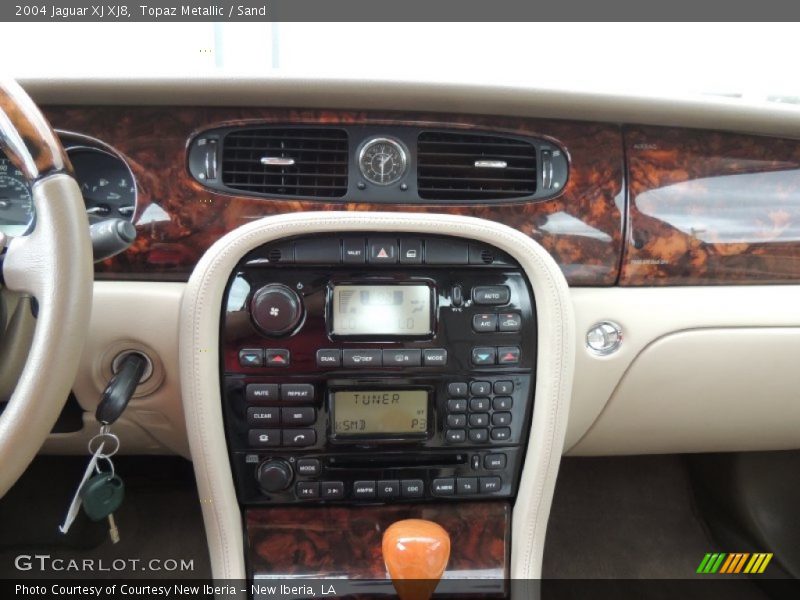 Controls of 2004 XJ XJ8