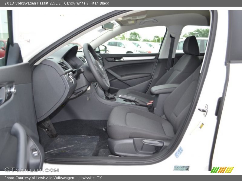 Candy White / Titan Black 2013 Volkswagen Passat 2.5L S