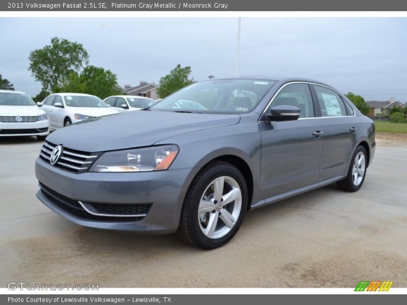 Front 3/4 View of 2013 Passat 2.5L SE